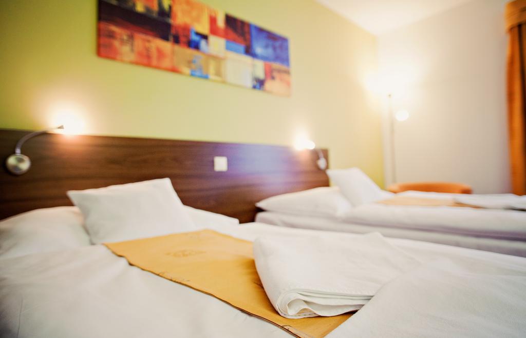 Hotel Active Прахатіце Екстер'єр фото
